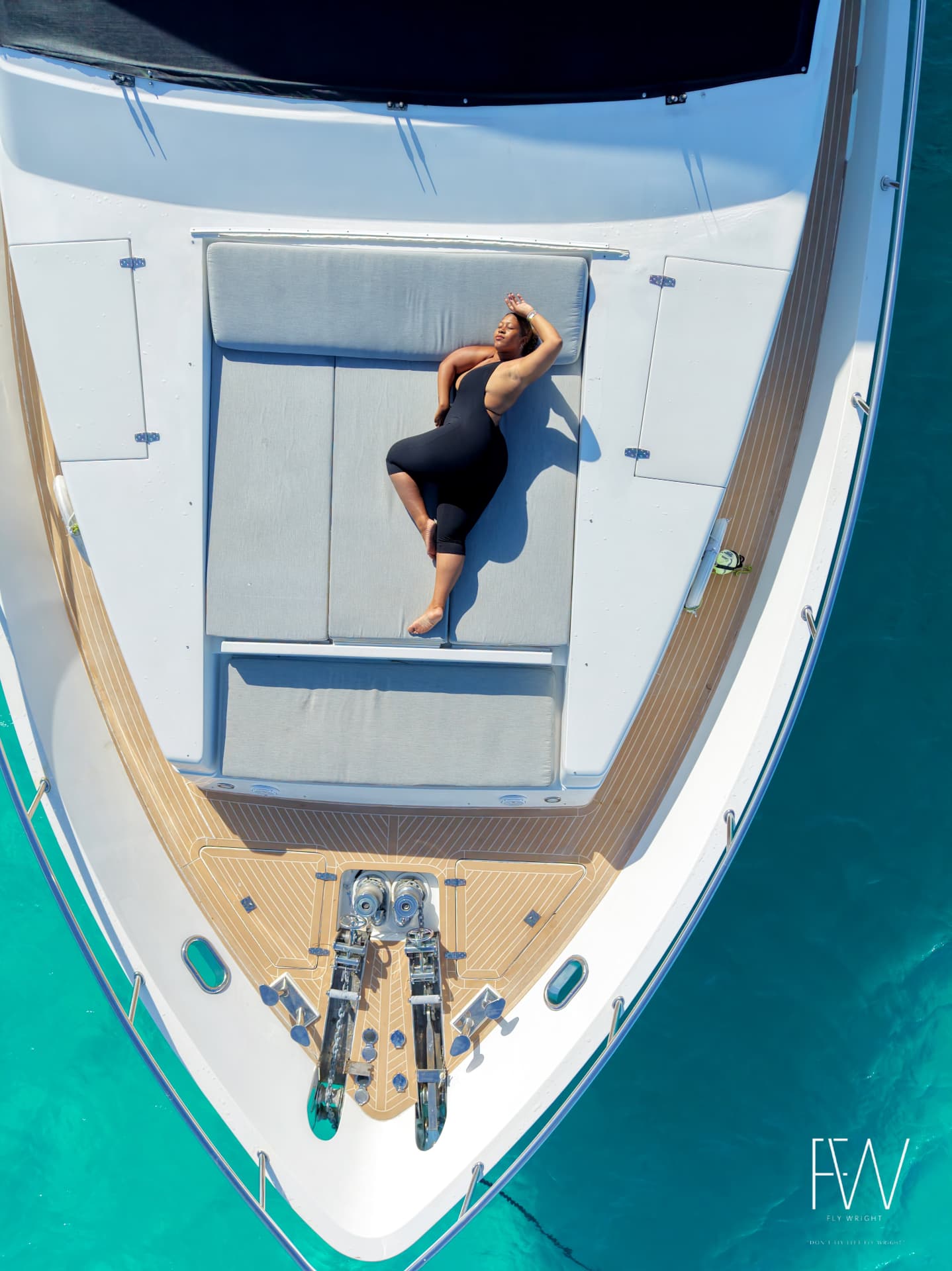 FlyWright aerial photograph of a yacht in Bahamian waters